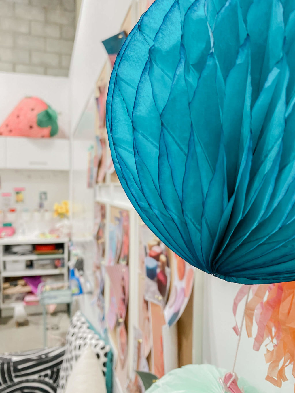 Sharing all about my visit to the Oh Joy studio and what I learned from her at her Oh Joy Workhop! It was so surreal to get a firsthand look at her studio.